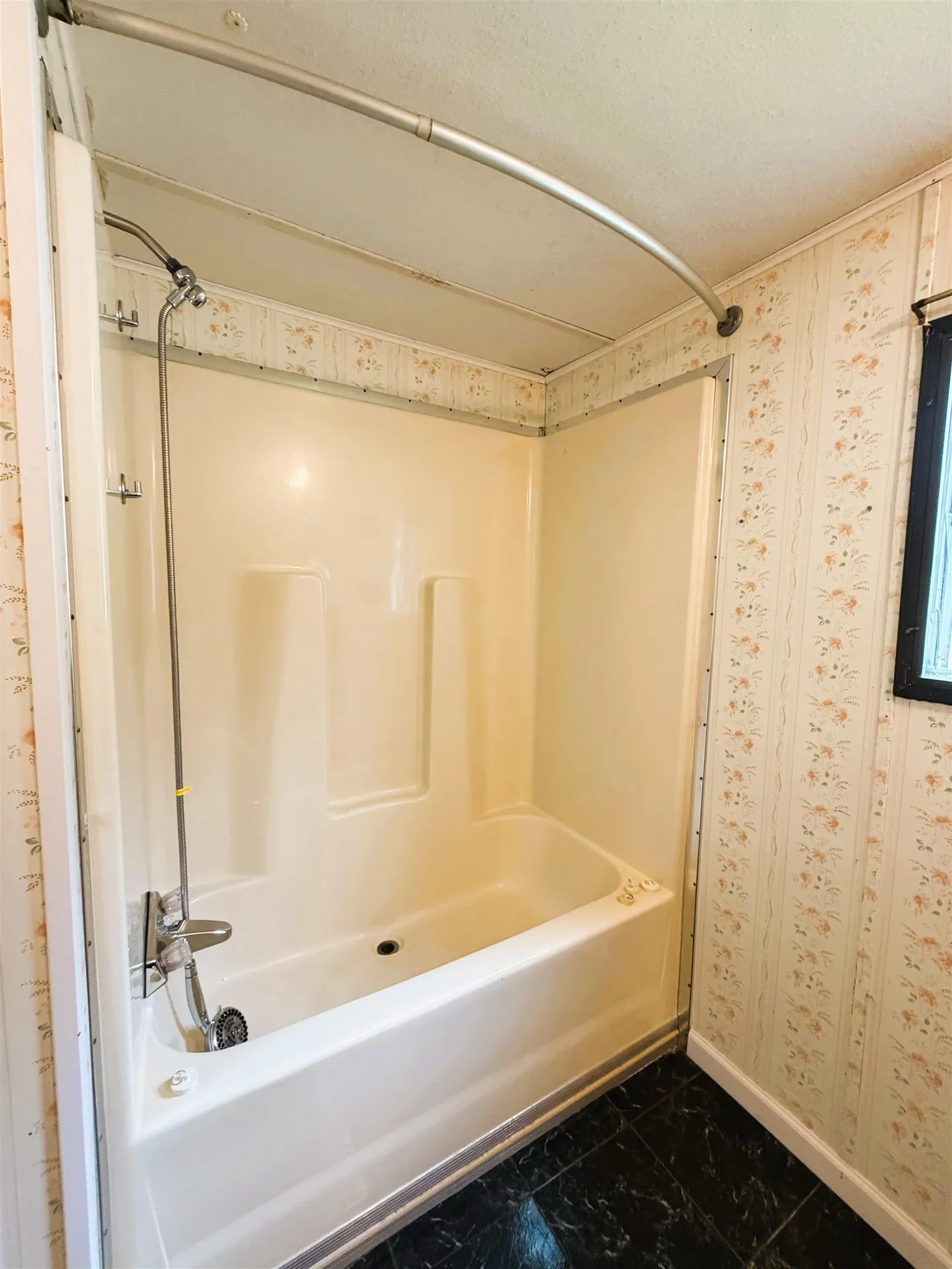 8 Hilltop Manor Mobile Home Park Littleton NH 03561