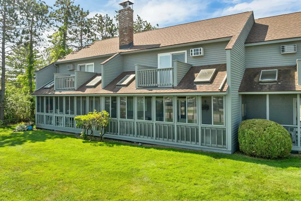 60 Weirs Road Gilford NH 03249