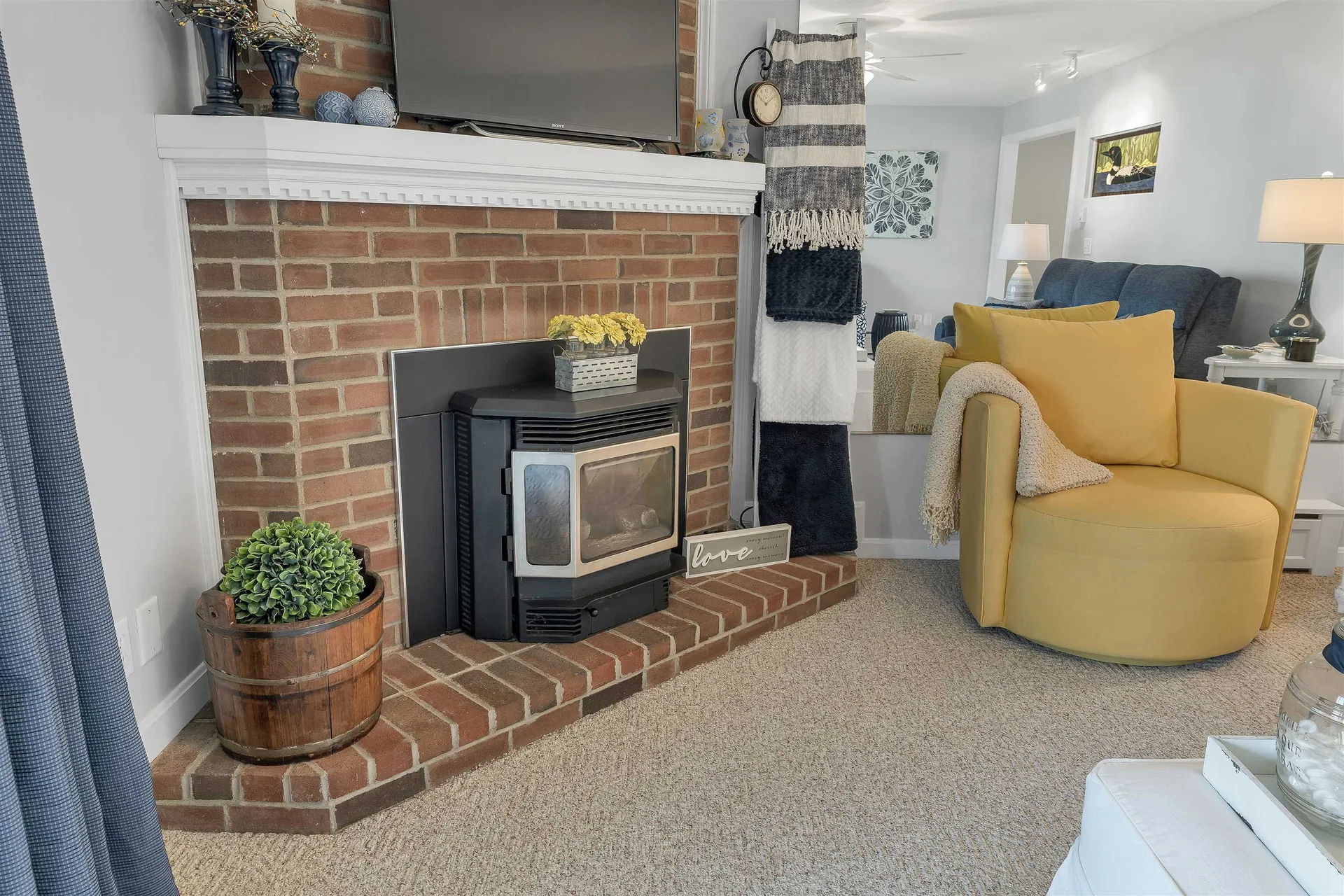 60 Weirs Road Gilford NH 03249