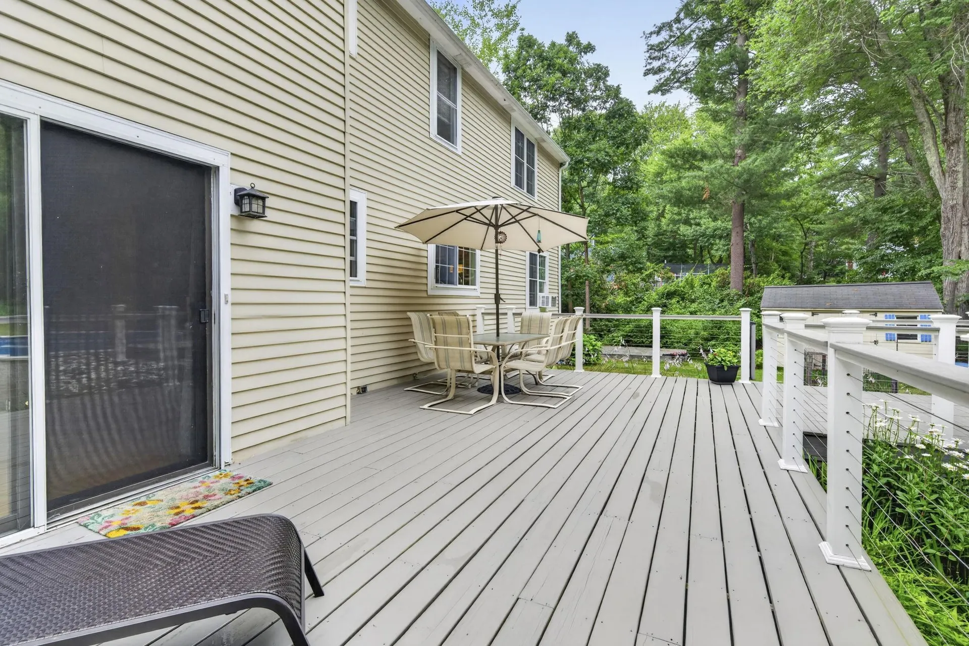 8 King Henry Drive Londonderry NH 03053