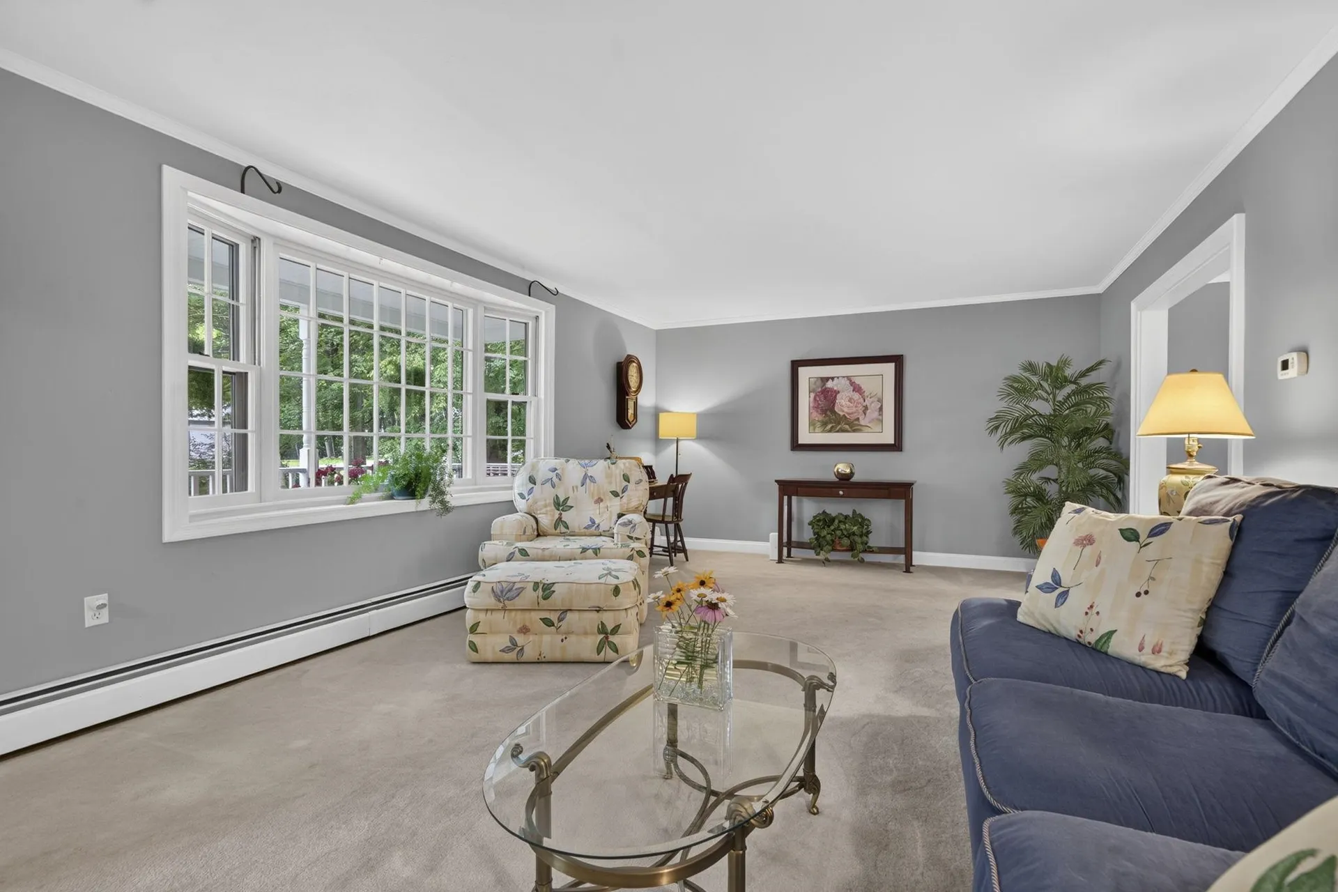 8 King Henry Drive Londonderry NH 03053