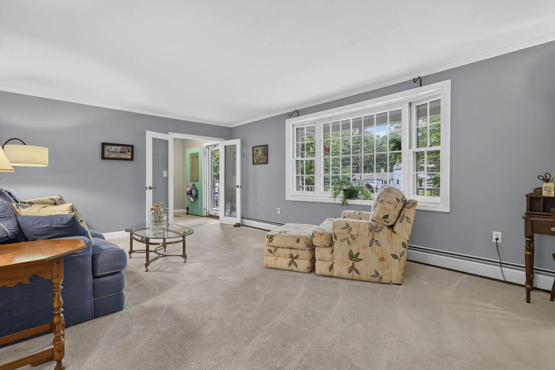 8 King Henry Drive Londonderry NH 03053