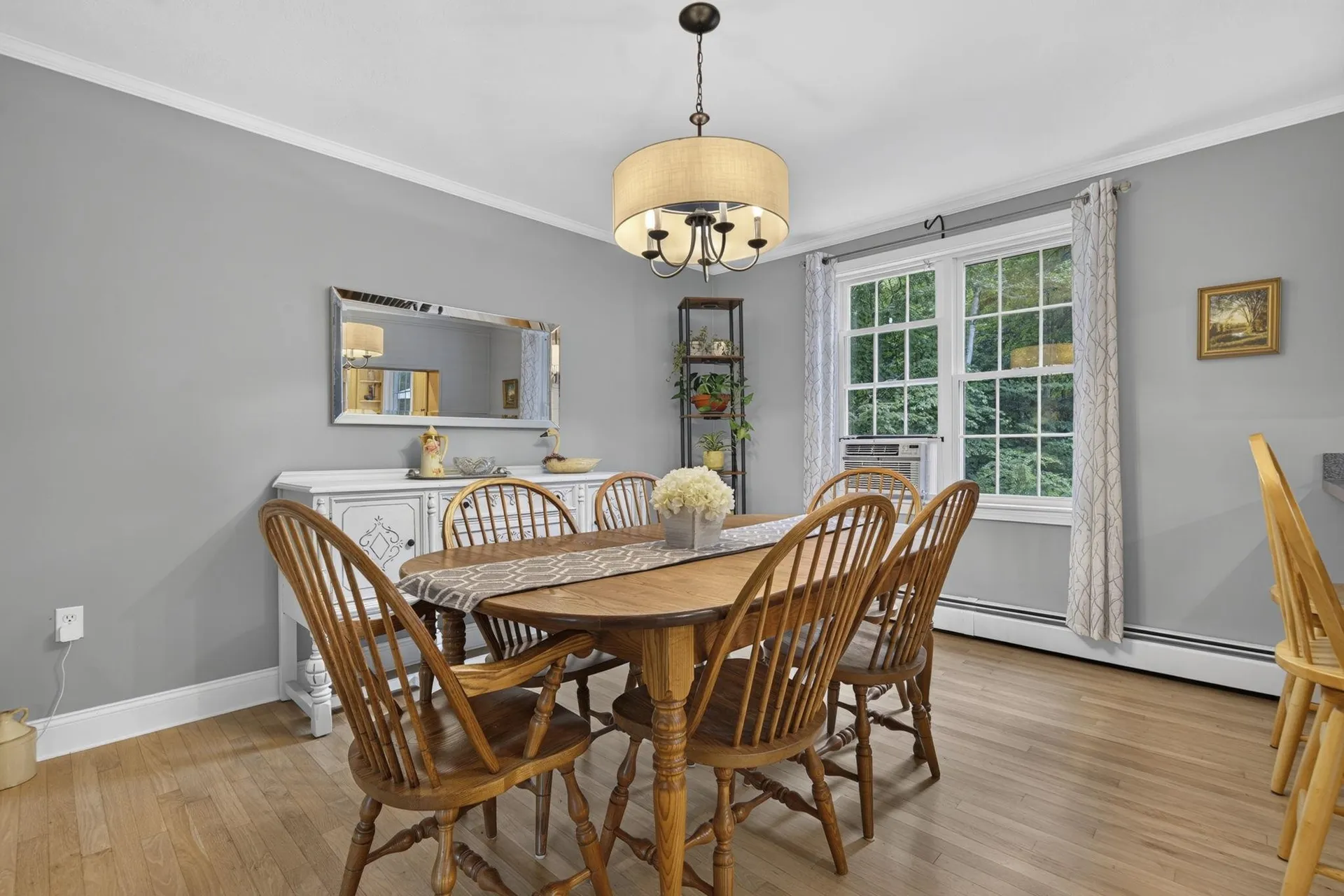 8 King Henry Drive Londonderry NH 03053