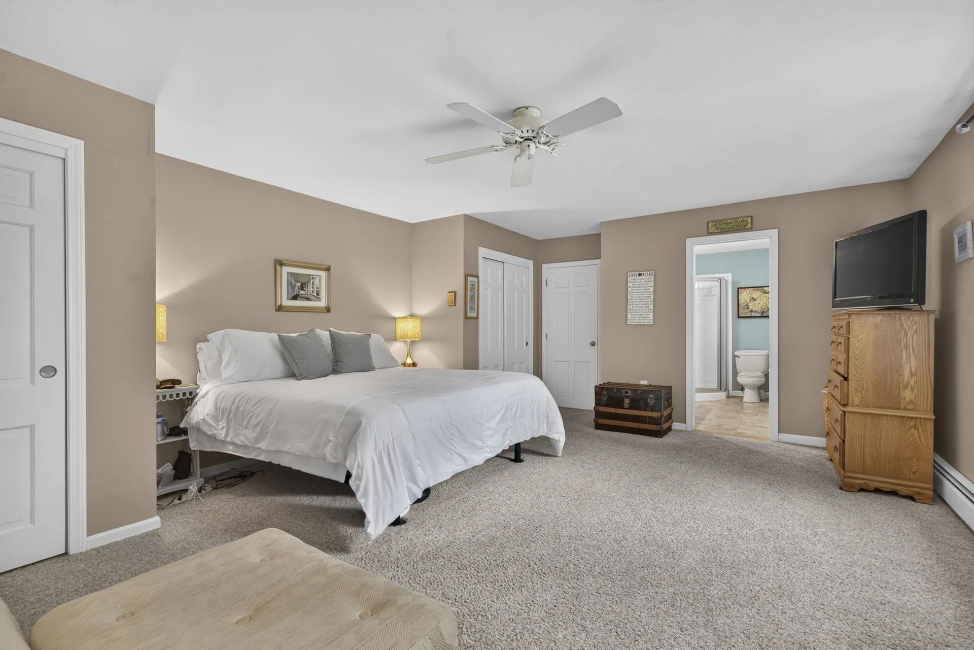 8 King Henry Drive Londonderry NH 03053