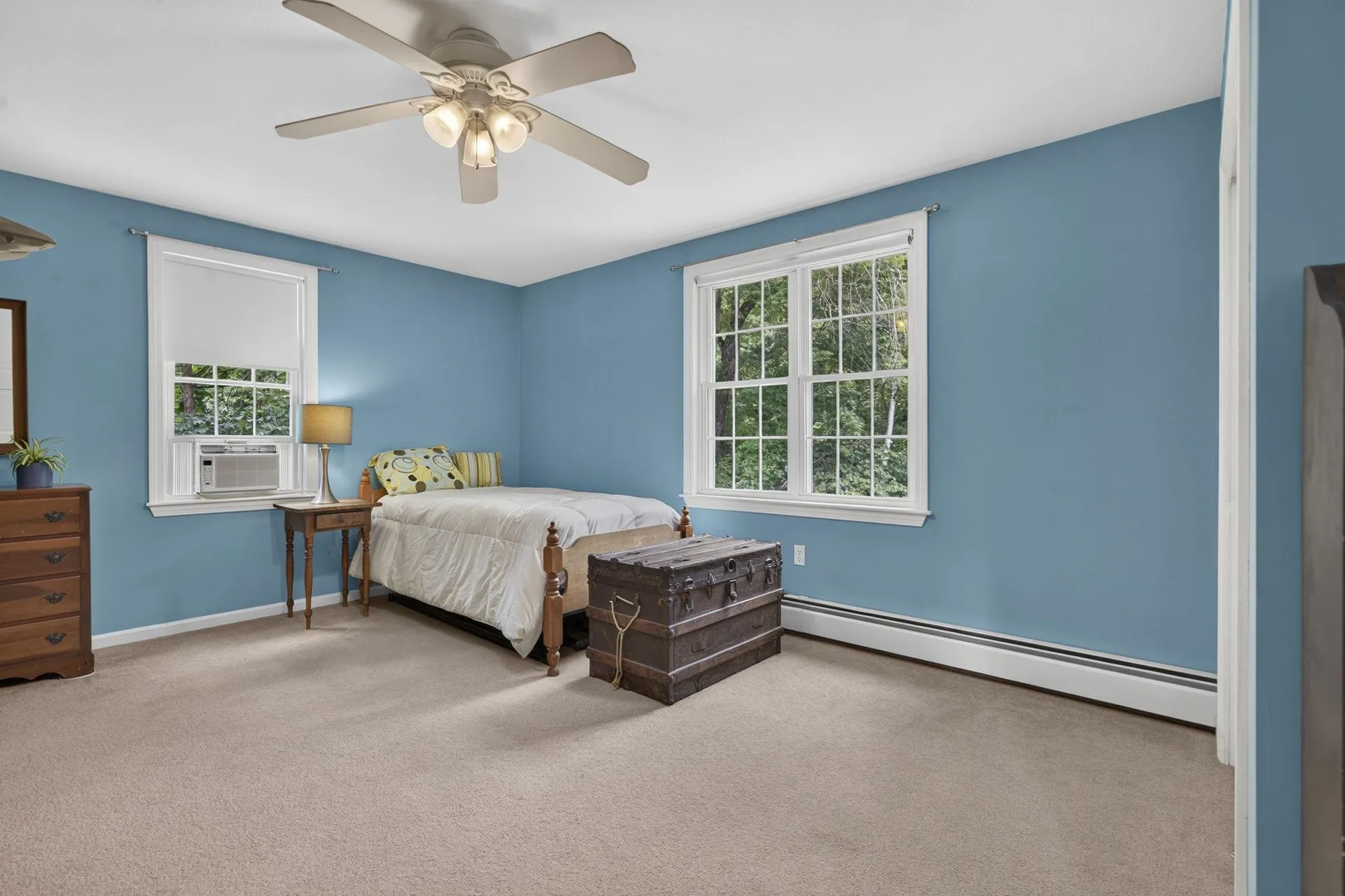 8 King Henry Drive Londonderry NH 03053