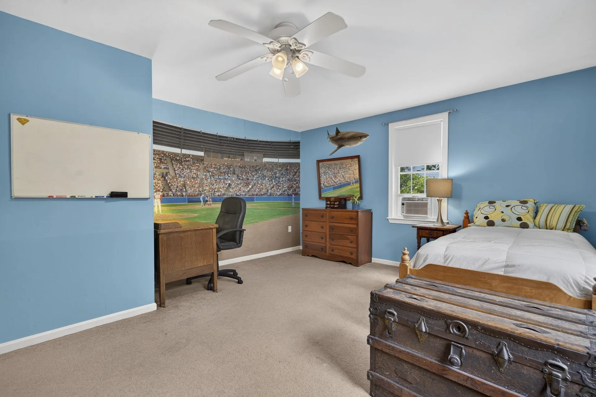 8 King Henry Drive Londonderry NH 03053