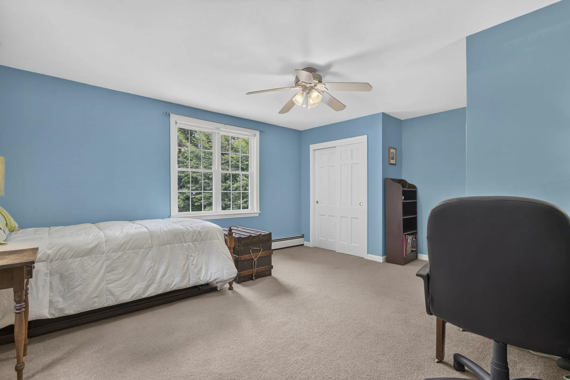 8 King Henry Drive Londonderry NH 03053