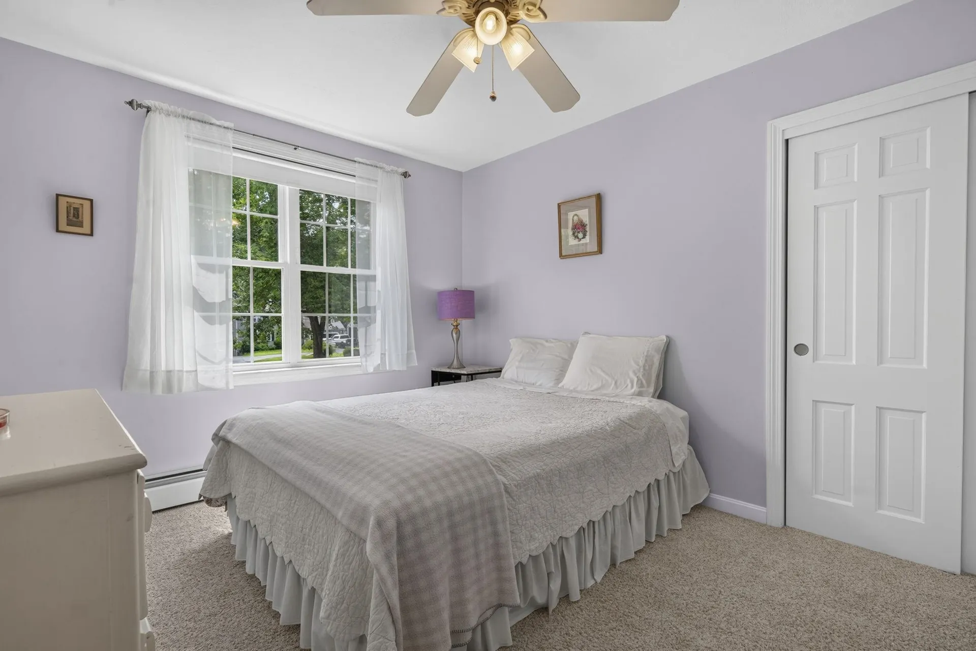 8 King Henry Drive Londonderry NH 03053
