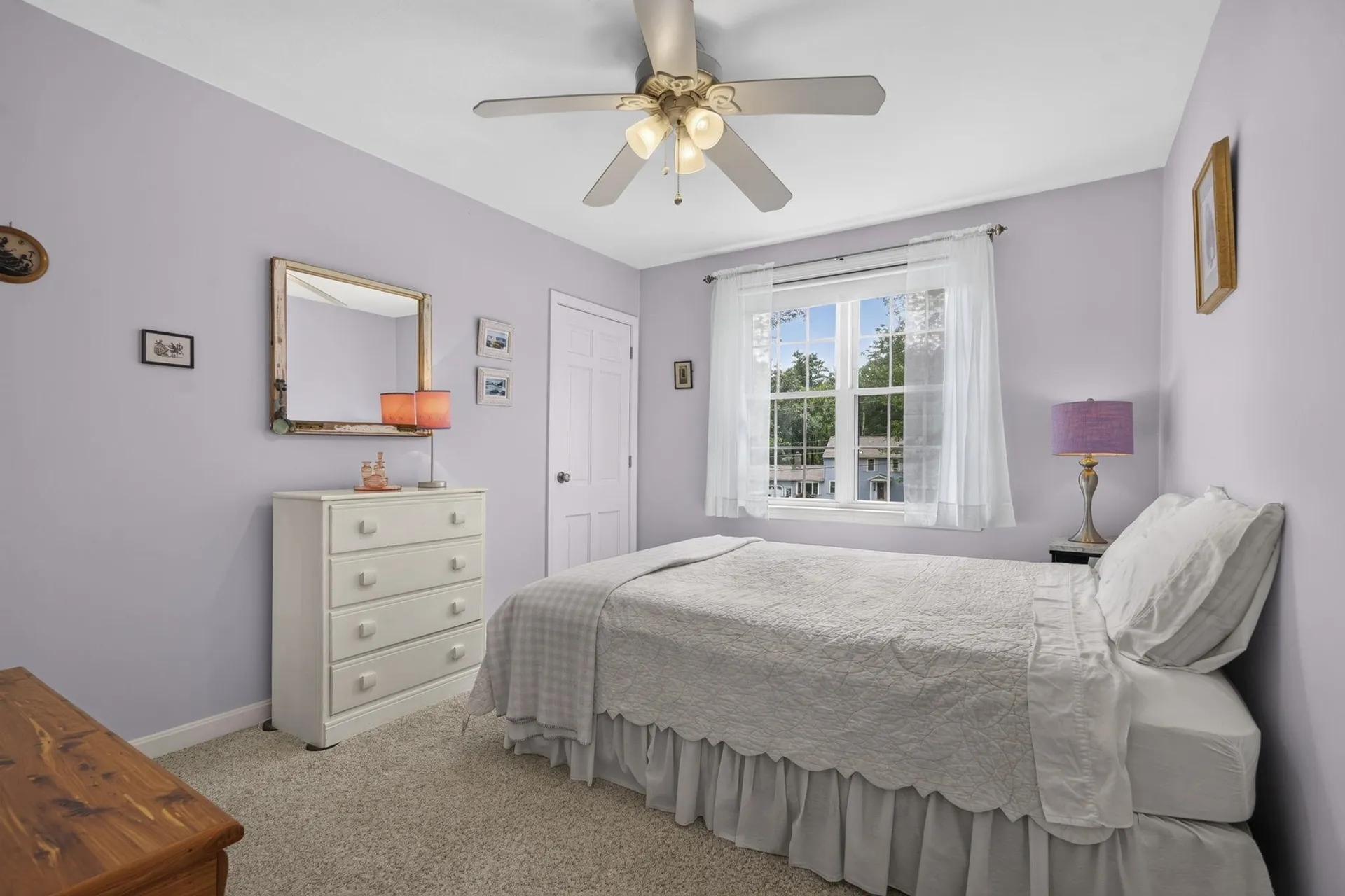 8 King Henry Drive Londonderry NH 03053