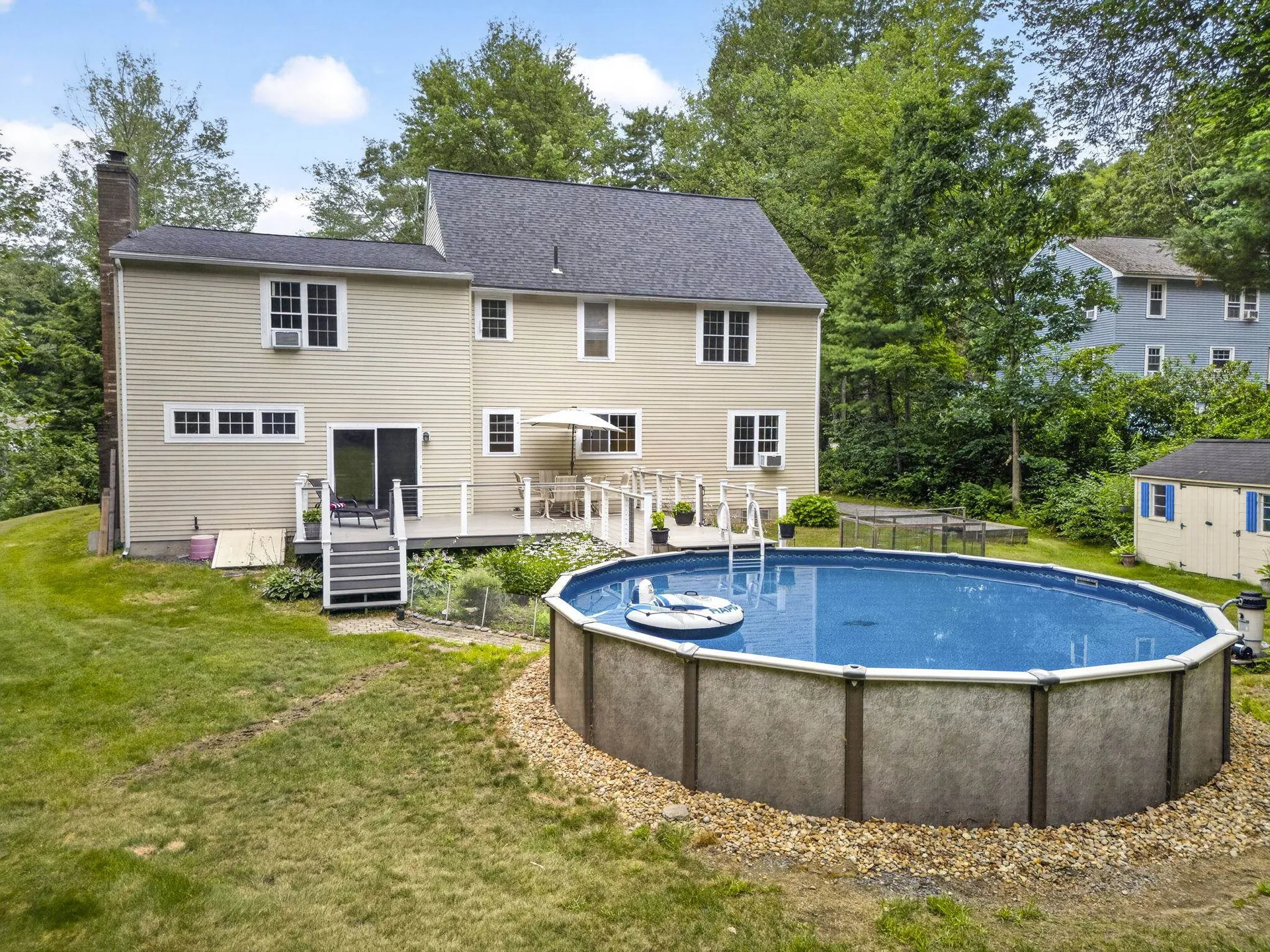 8 King Henry Drive Londonderry NH 03053