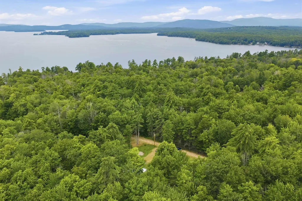 53 Deer Run Lane Moultonborough NH 03254