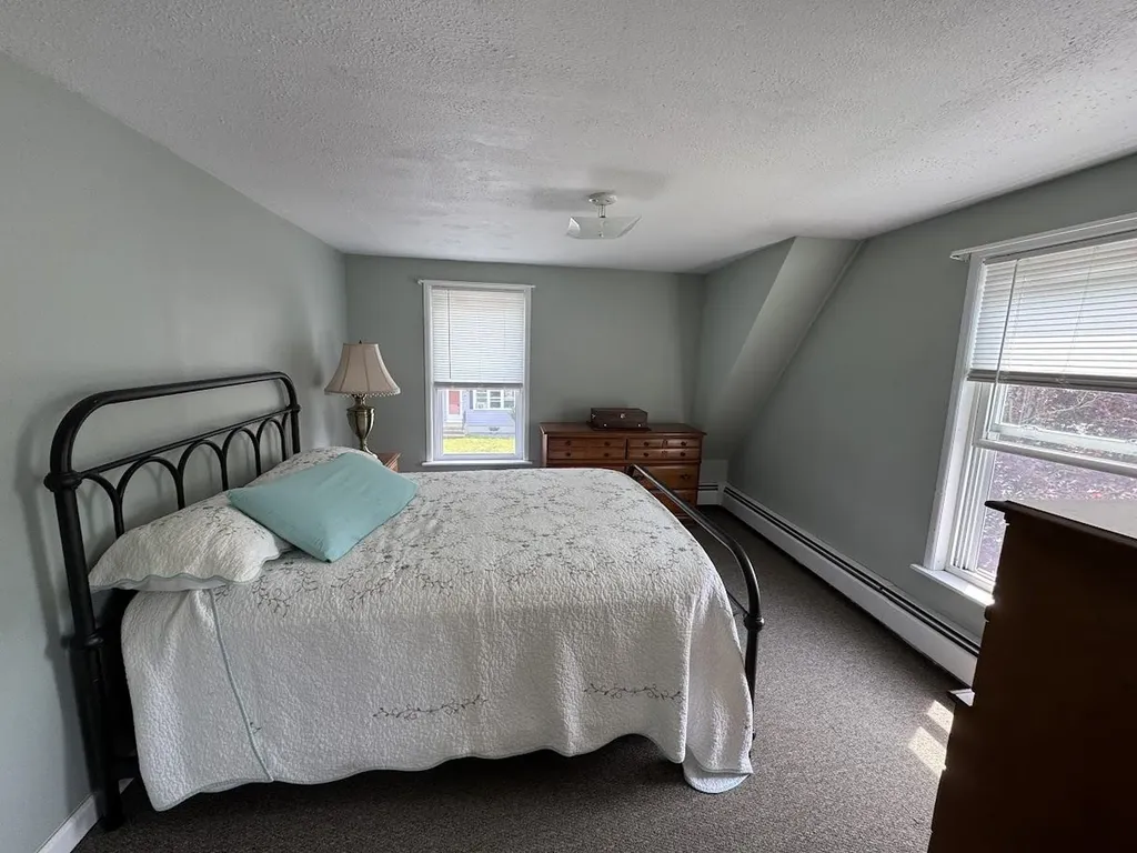 74 Hobart Street Manchester NH 03104