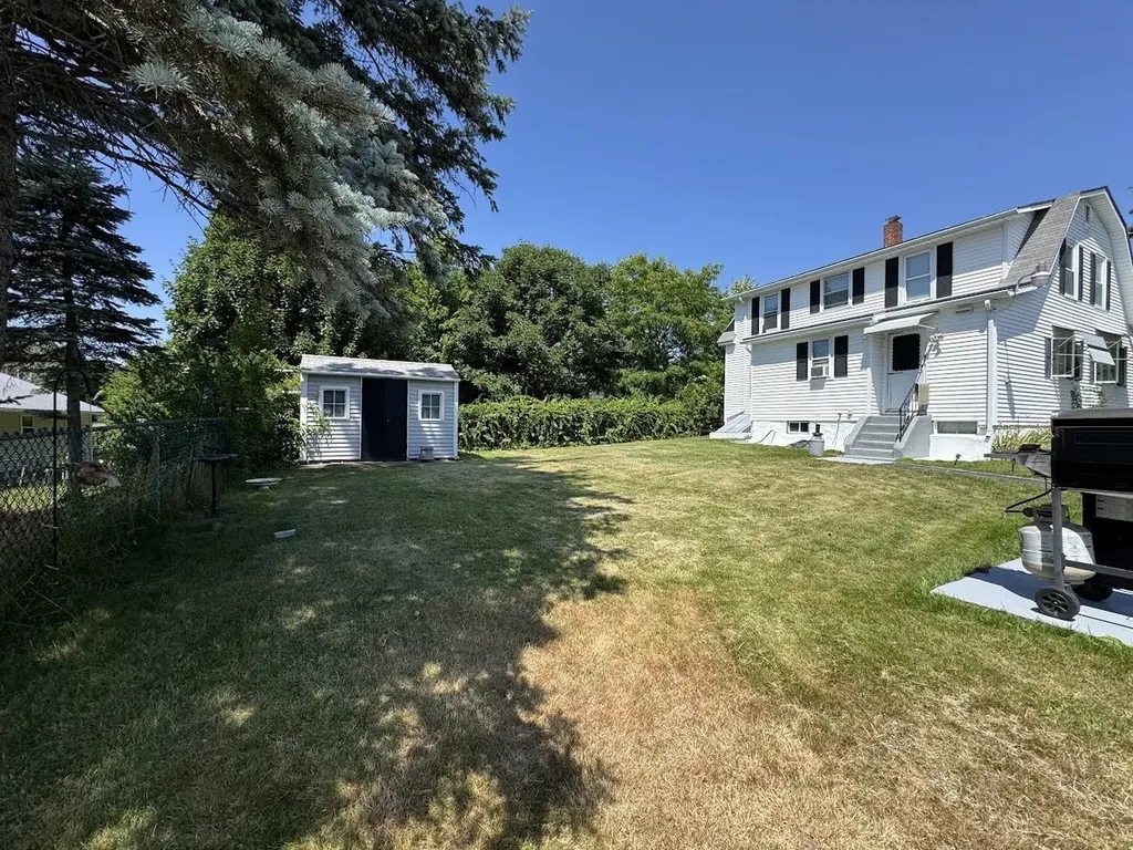 74 Hobart Street Manchester NH 03104