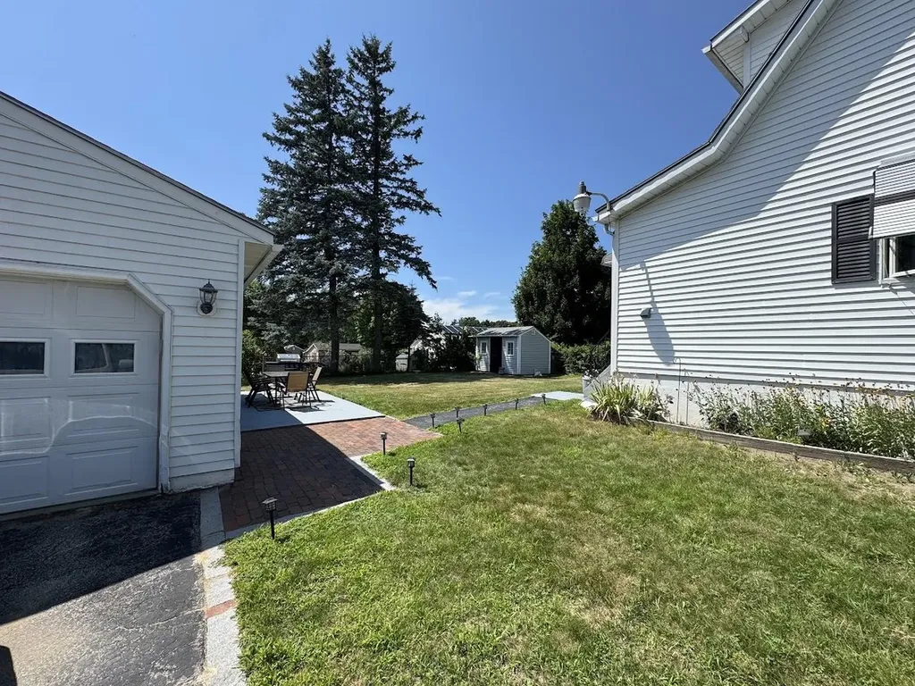 74 Hobart Street Manchester NH 03104