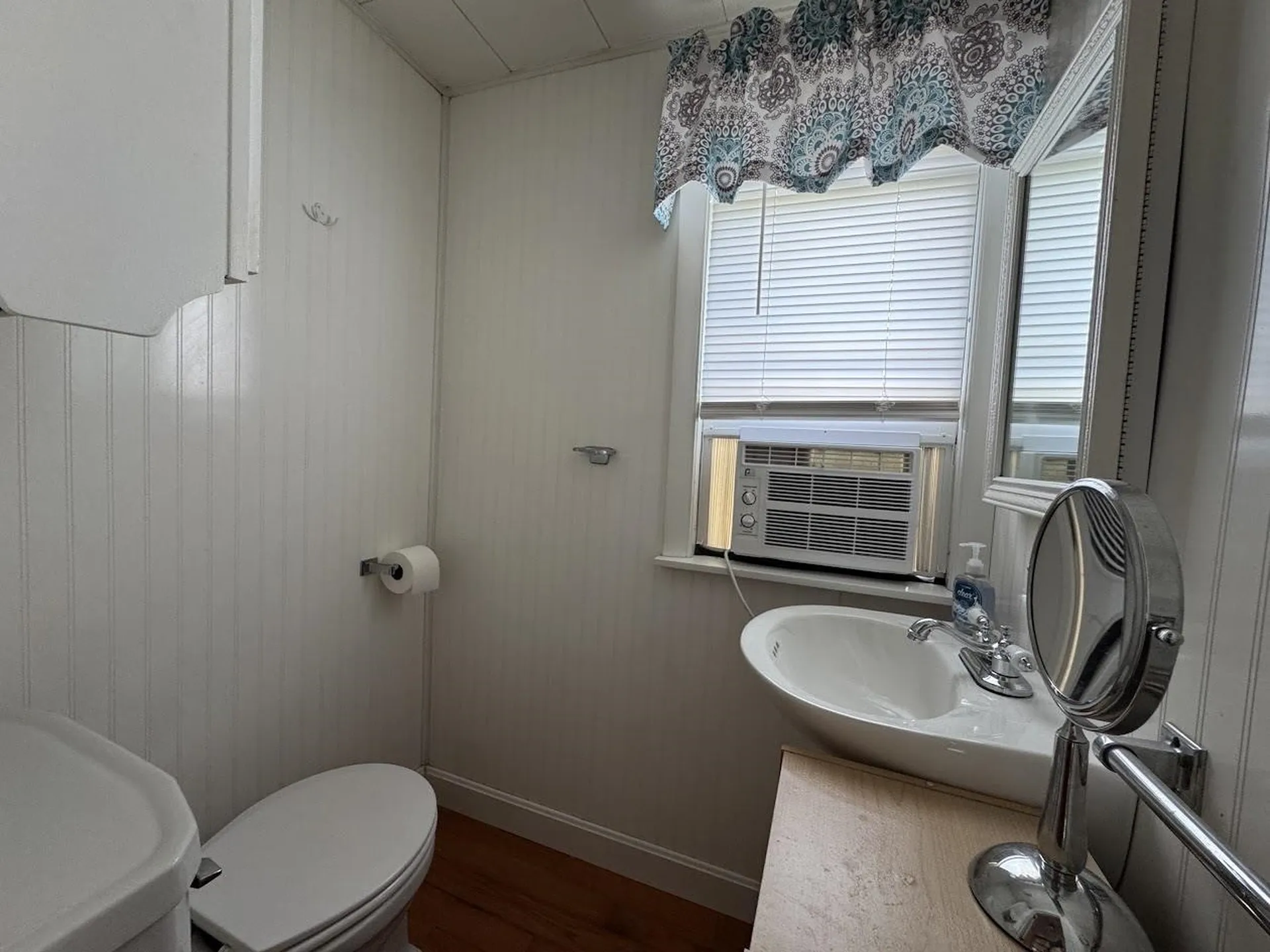 74 Hobart Street Manchester NH 03104