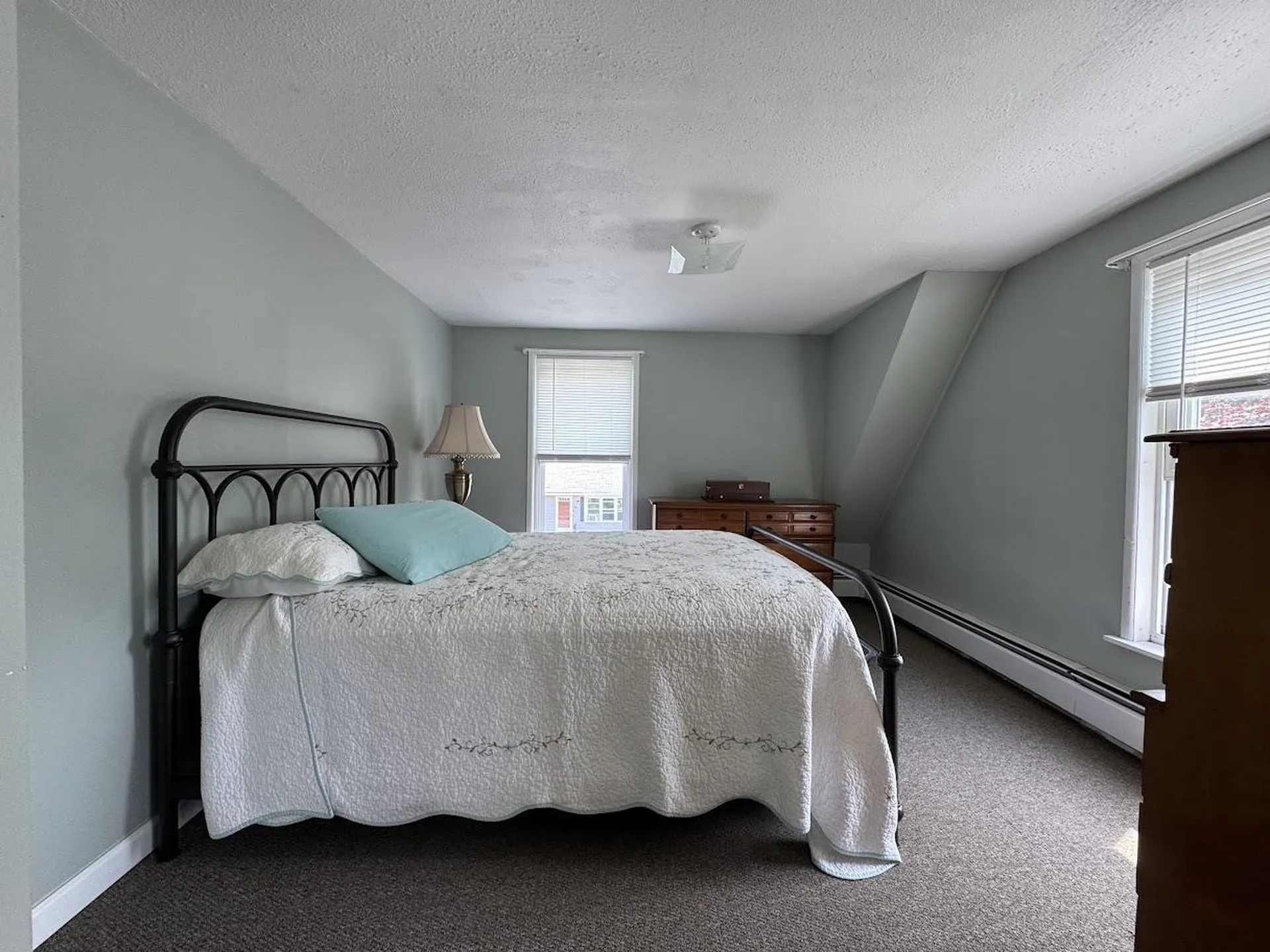 74 Hobart Street Manchester NH 03104