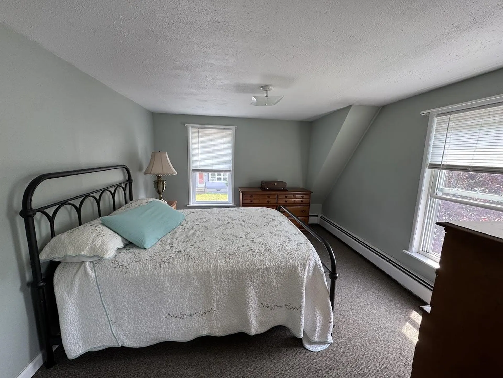 74 Hobart Street Manchester NH 03104