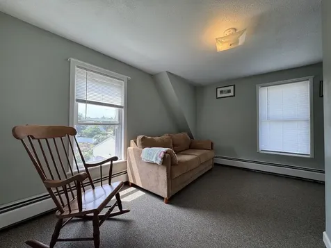 74 Hobart Street Manchester NH 03104