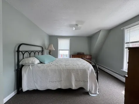 74 Hobart Street Manchester NH 03104