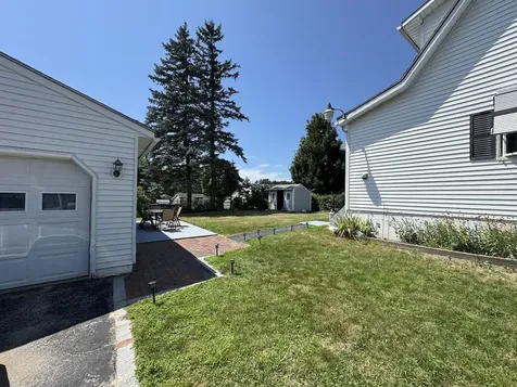 74 Hobart Street Manchester NH 03104