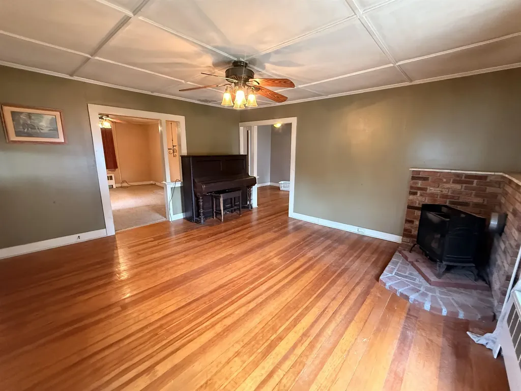50 Carver Street Brandon VT 05743-1076