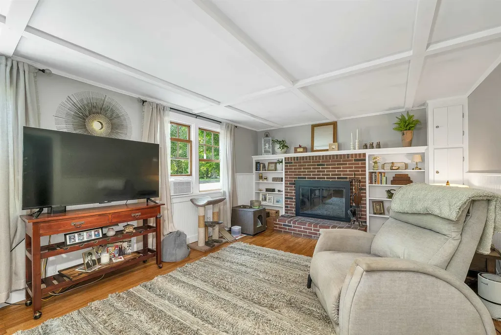 506 N Main Street Wolfeboro NH 03894