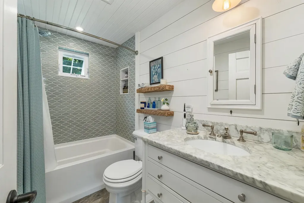 506 N Main Street Wolfeboro NH 03894