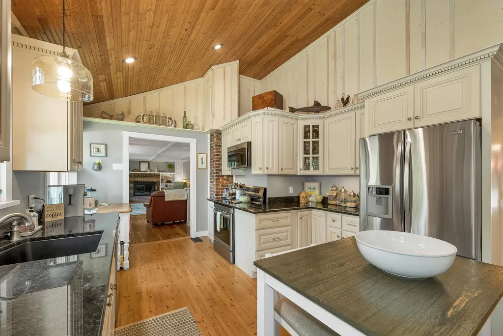 506 N Main Street Wolfeboro NH 03894