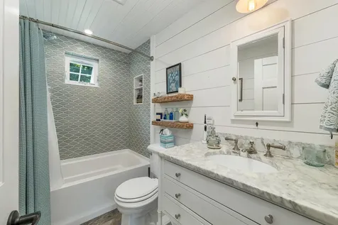 506 N Main Street Wolfeboro NH 03894
