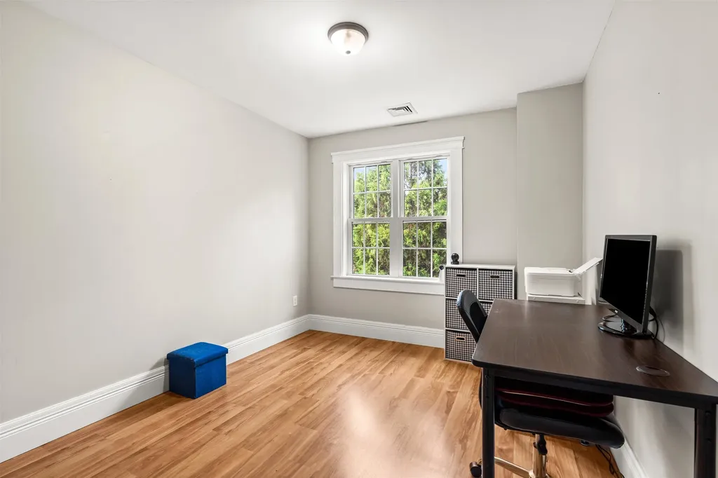10 Bigos Court Rochester NH 03867