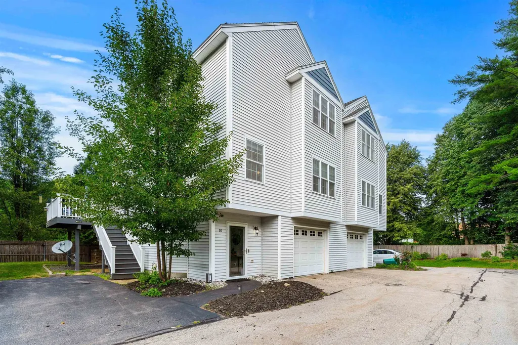 10 Bigos Court Rochester NH 03867