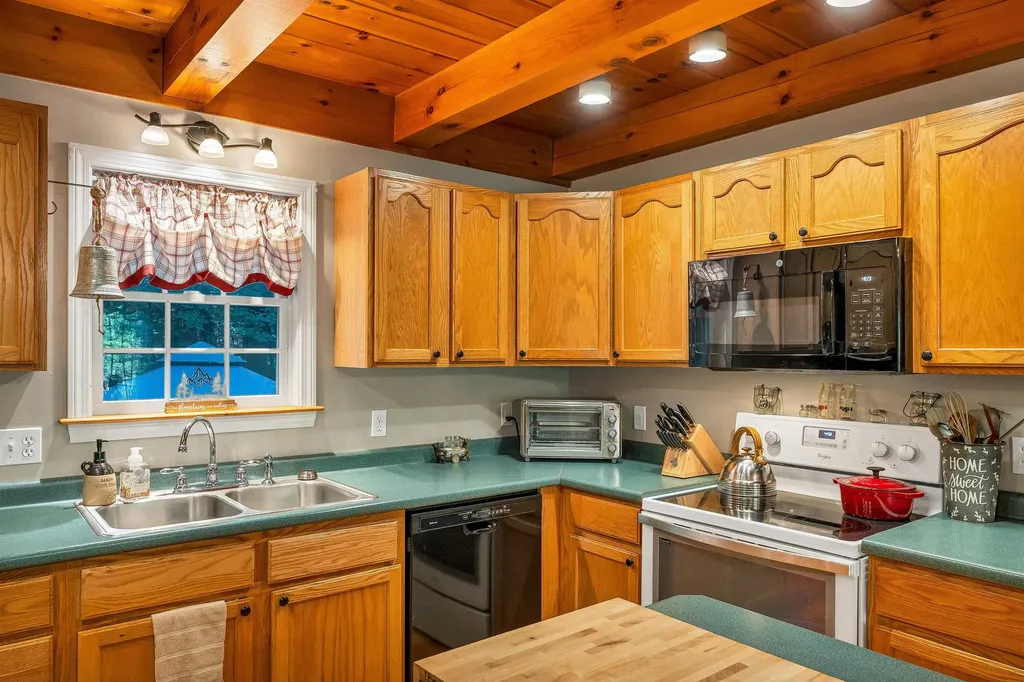 86 Avery Hill Road Alton NH 03810