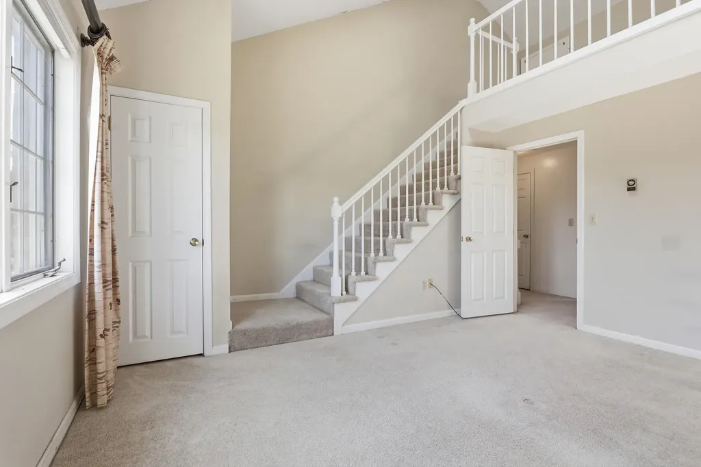 17 Oakwood Circle Goffstown NH 03045