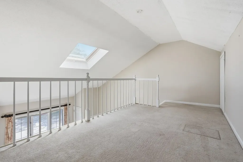 17 Oakwood Circle Goffstown NH 03045