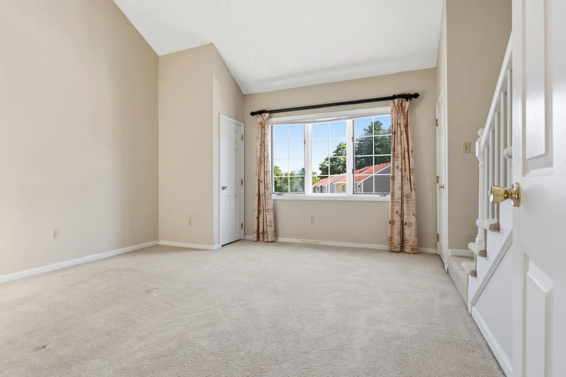 17 Oakwood Circle Goffstown NH 03045