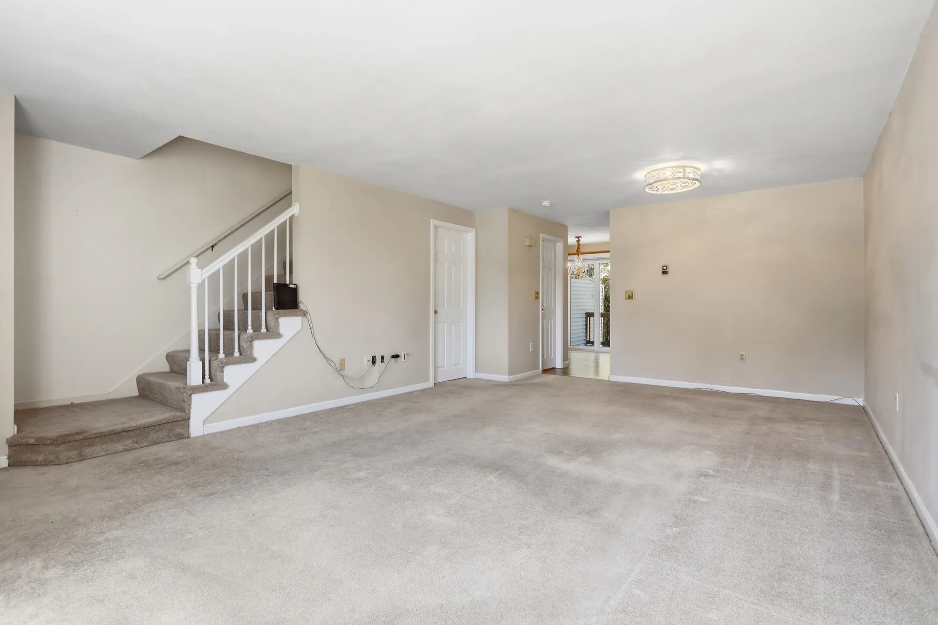 17 Oakwood Circle Goffstown NH 03045