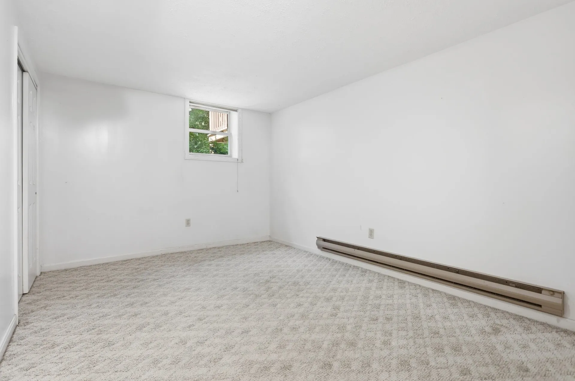 17 Oakwood Circle Goffstown NH 03045