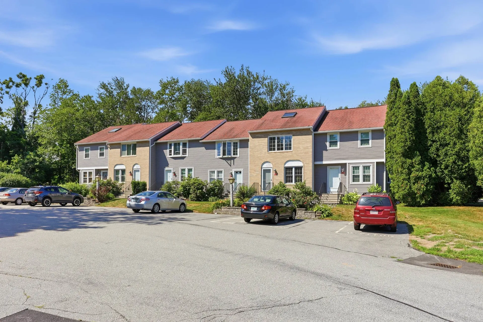 17 Oakwood Circle Goffstown NH 03045