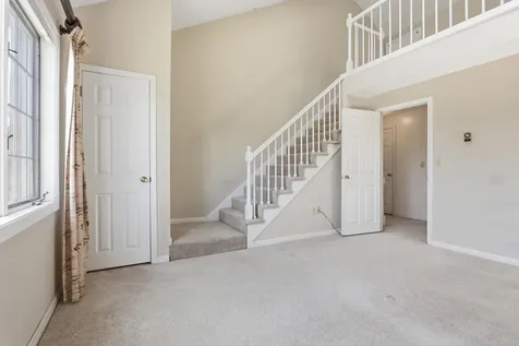 17 Oakwood Circle Goffstown NH 03045
