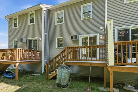 17 Oakwood Circle Goffstown NH 03045