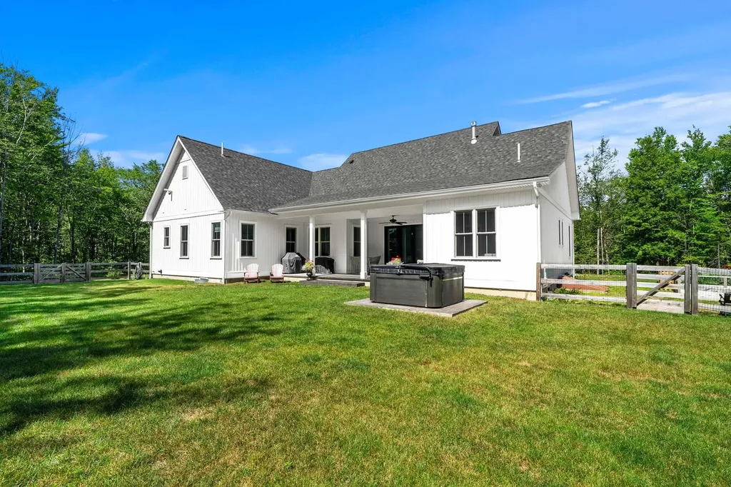 28 Brynn Lane Alton NH 03809