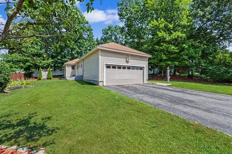 7 Hastings Lane Nashua NH 03064