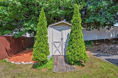 7 Hastings Lane Nashua NH 03064