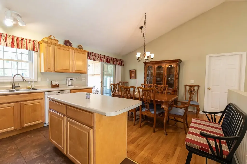 42 South Road Swanzey NH 03446