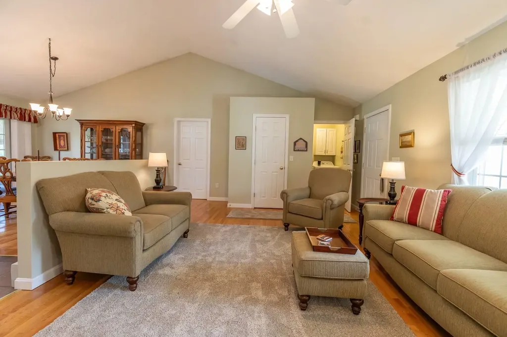 42 South Road Swanzey NH 03446