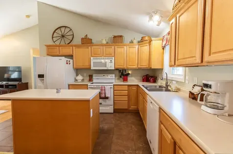 42 South Road Swanzey NH 03446