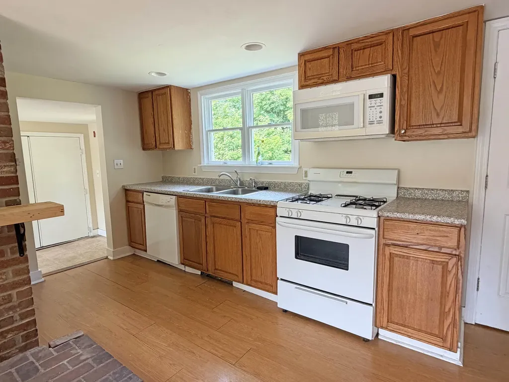 36 Paul's Road Guilford VT 05301