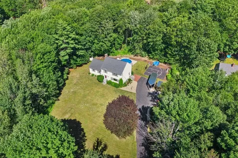 924 River Road Weare NH 03281