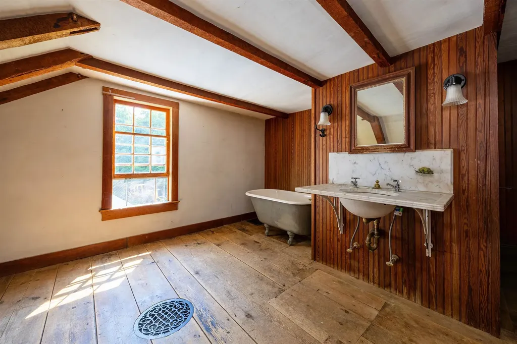 1199 Goss Hill Road Barnet VT 05821
