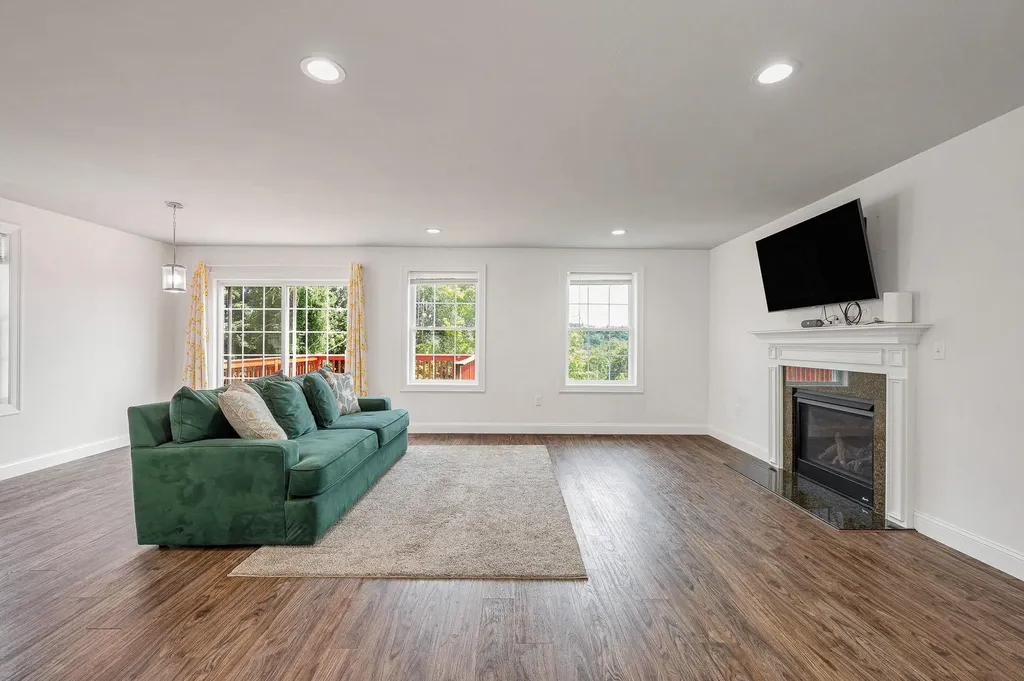 42A Terraceview Drive Hudson NH 03051